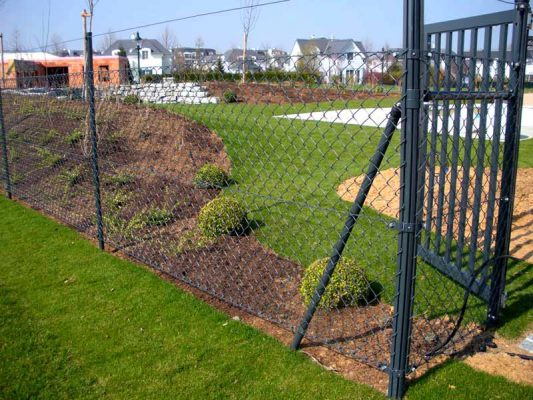 25m -PVC Coated Chain Link Fence Chain Link Fence Gate 533x400