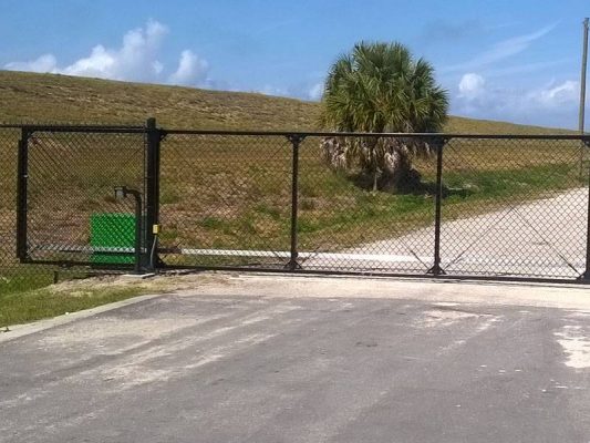 Black Road Barrier Slide Gate 533x400