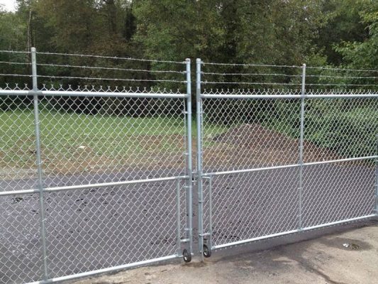 Chain Link Fencing Fresh Concrete Swing Gate 533x400